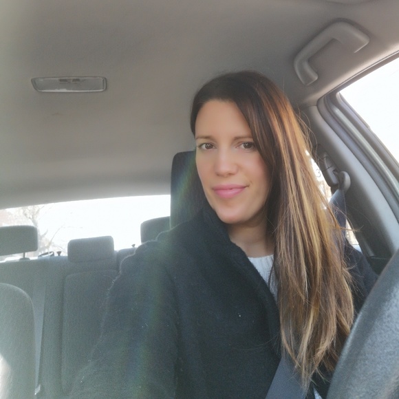 Meet your Posher, Gabrielle - Picture 1 of 1